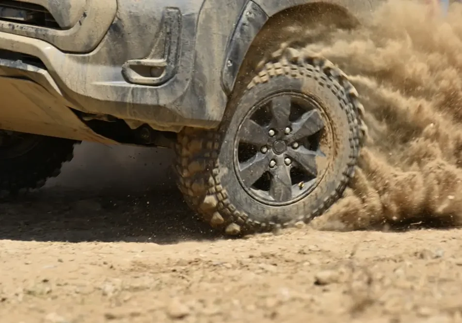 4WD Moving through Sand at Ningaloo Station